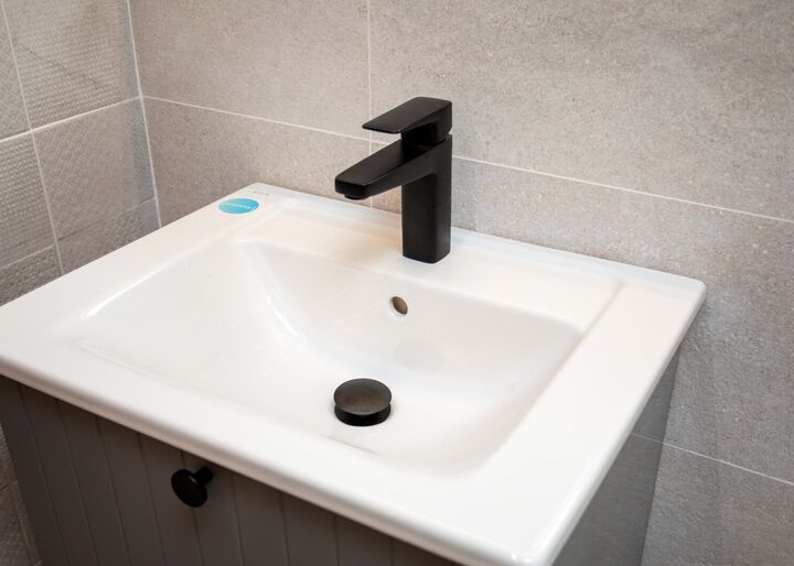 Distinct Bathrooms, Ripley 2023 - 031.jpg